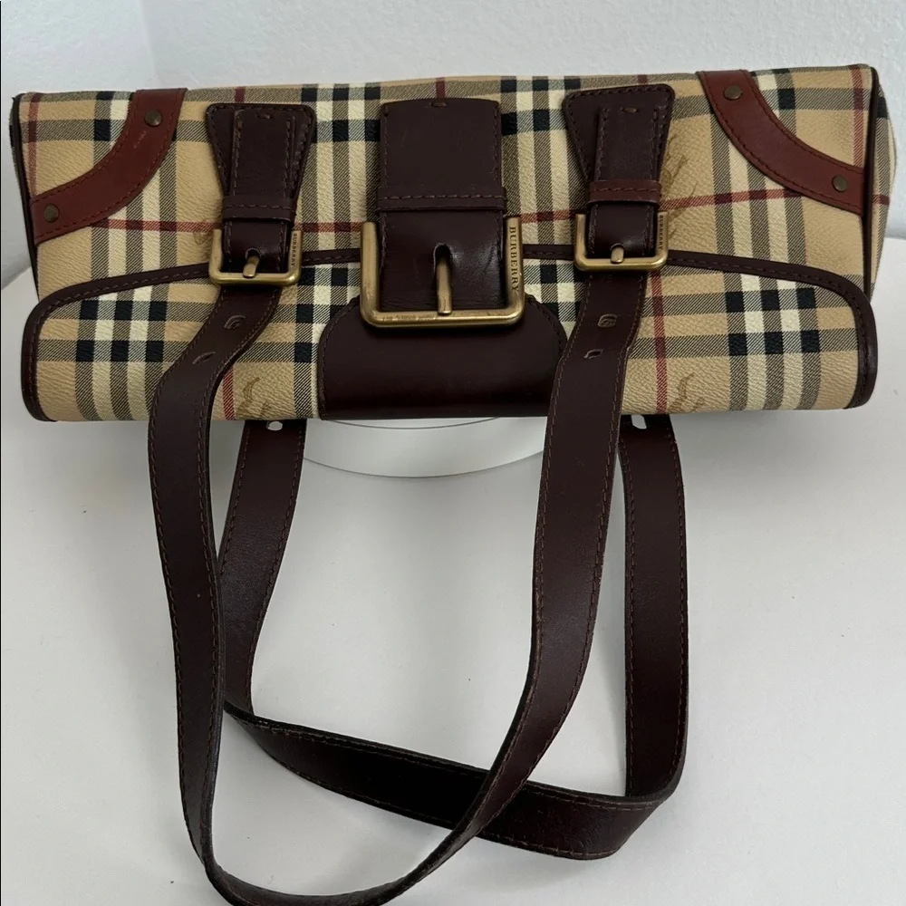 💯Authentic Burberry Shoulder Bag🍀